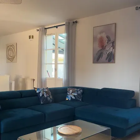 Ormoie Beautiful House 5 Bedroomed Near Disneyland Paris Apartment Magny-le-Hongre